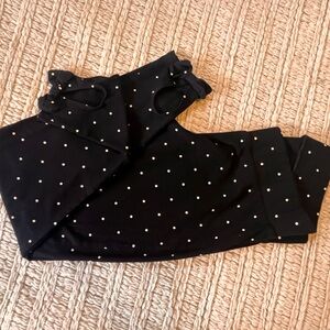 TORRID CARIS EUC Leggings Black/Cream Polka Dot w/Cut out & Bow at Calf Size 00